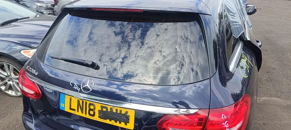 Dezmembrari / Dezmembrez Mercedes Clasa C Combi (S205) 2.2 CDI 651921 cutie viteze auutomata cod culoare 890 (MANUFAKTUR albastru cavansit - vopsea metalizată)