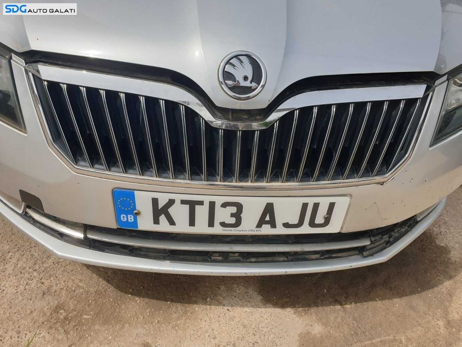 Grila Centrala Superioara de pe Bara Spoiler Fata Skoda Superb 2 Facelift 2013 - 2015 [C5346]