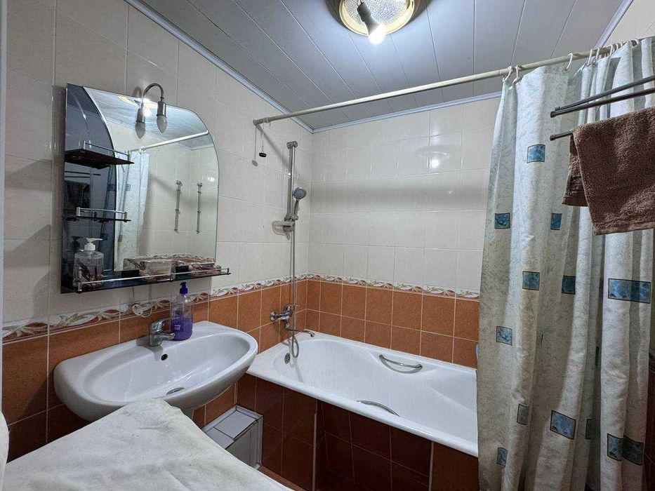 3-комнатная квартира (не торец) ул. Нукусская  ID: 4773