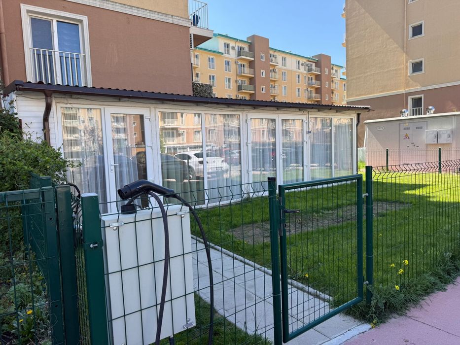 Apartament modern Cosmopolis, 150 mp utili + grădină 100 mp, vedere piscină
