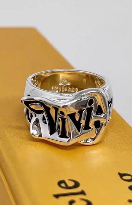 Пръстен на vivienne westwood