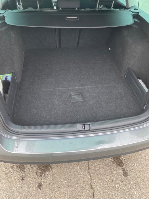 Vand Volkswagen Passat b6 1.9 TDI cod motor BLS