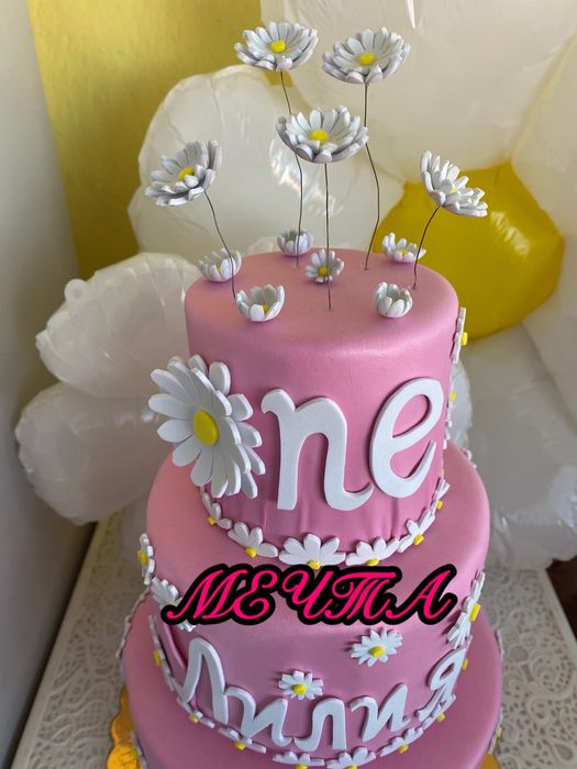 Бутафорна торта от фоам