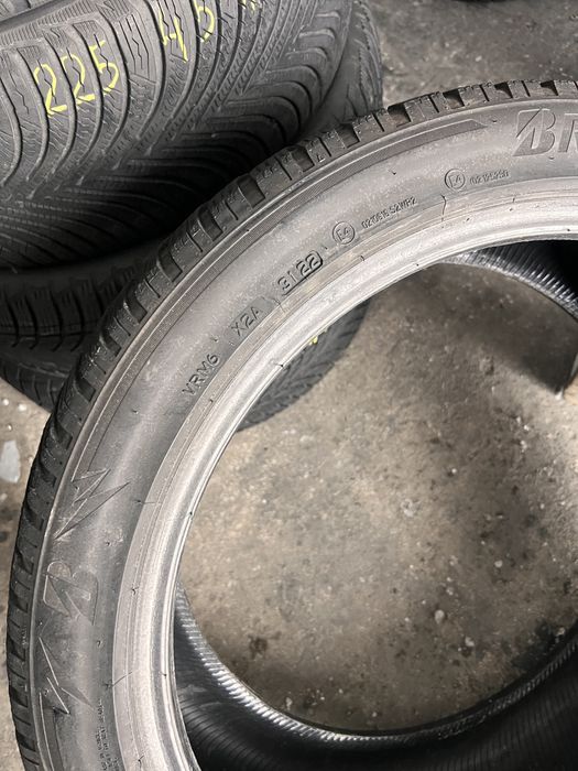 2 anvelope iarna 265/40/20 , Bridgestone , 5.8 mm , DOT 2022