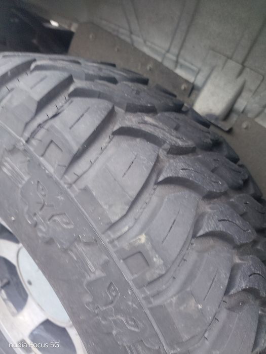 Продам резину 35*12,50R15