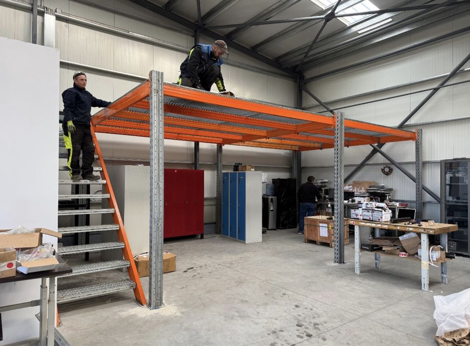 rafturi metalice pentru depozitarea a marfurilor