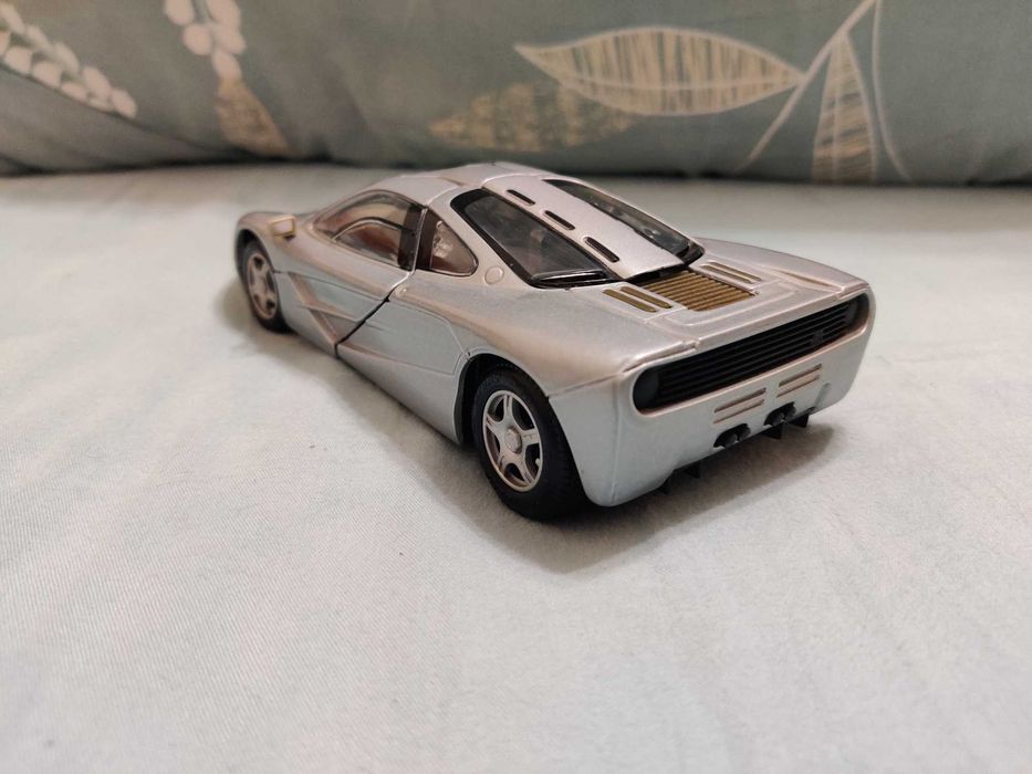 Метална количка Mclaren F1 Maisto Supercar collection 1/24