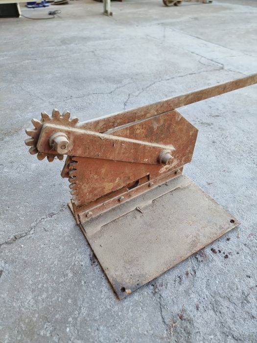 Рычажные ножницы для металла