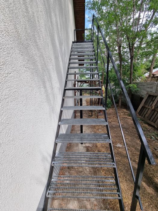 scări metalice galvanizate