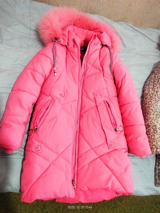 Продам две зимние куртки для девочки