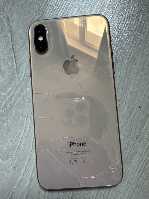 Айфон хс  64г золотистый