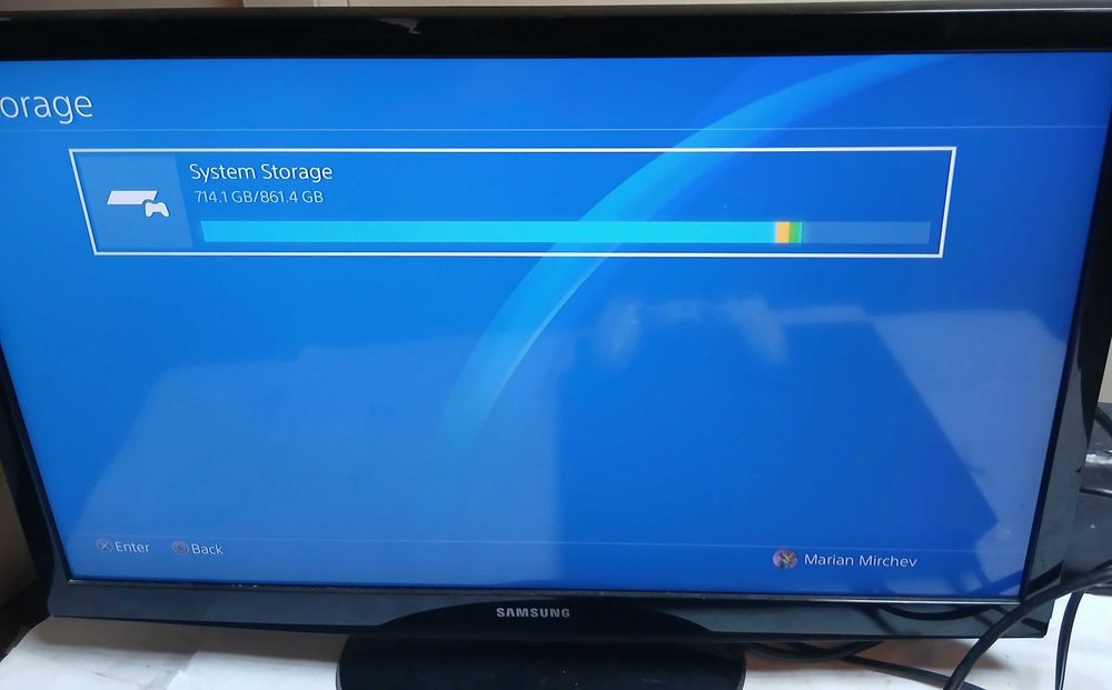 Playstation 4 1 TB + контролери + игри
