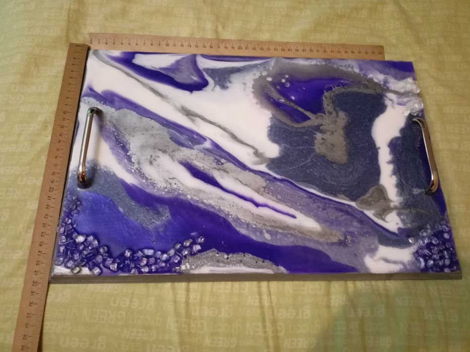 Поднос с ярким рисунком