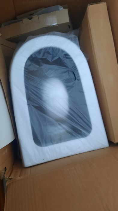 Продам инсталляцию с унитазом.