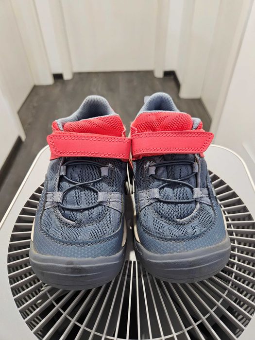 Ghete fete drumetie munte Quechua marimea 28, stare foarte buna