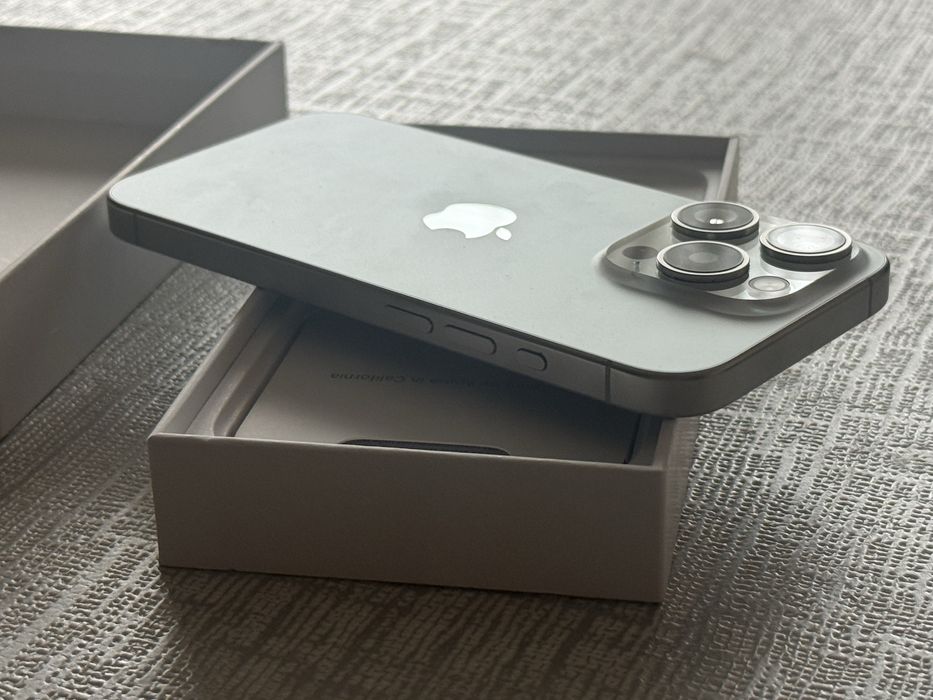 iPhone 15 Pro 128GB Silver eSim – Като НОВ, 90% Батерия.
