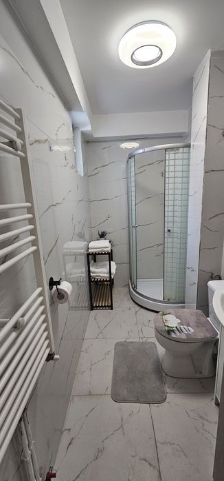 Apartament zona Pedagogic, 2 camere decomandat , bloc nou , parcare