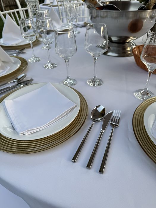 Inchiriere • Mese • Corturi • Umbrele • Scaune•