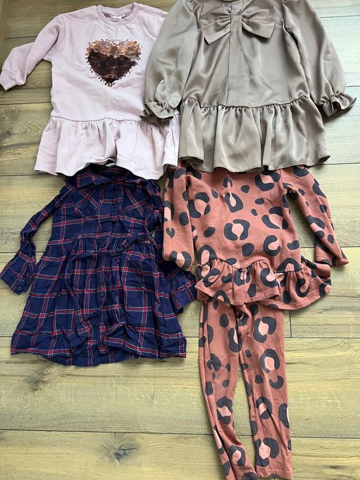 3 роклички и един комплект за 4г момиче