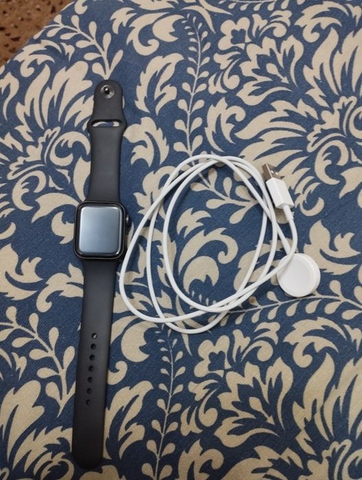 Часы Apple watch Se