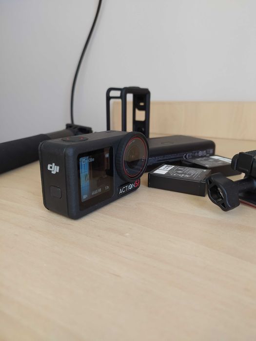DJI Osmo Action 5 pro Adventure combo