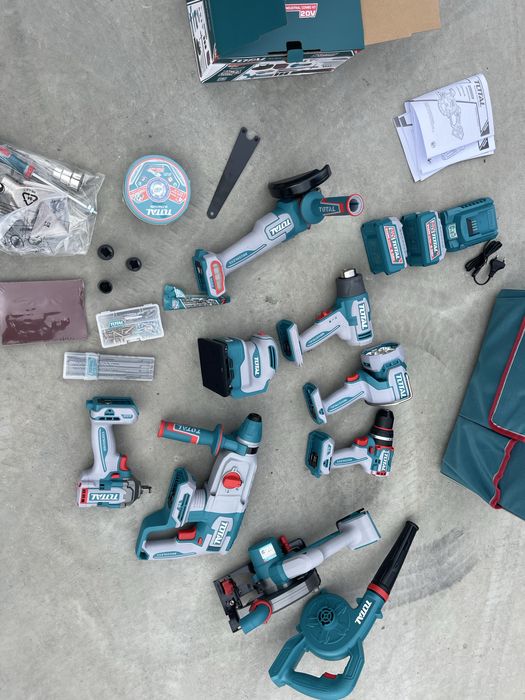 Set scule Total pe acumulator 20 volti Oferta