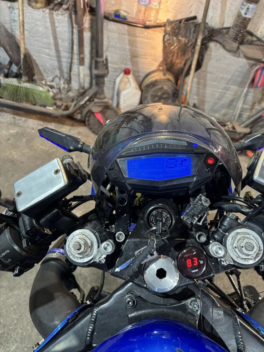 Kawasaki zx1100 мотора е със изцяло променена визизя