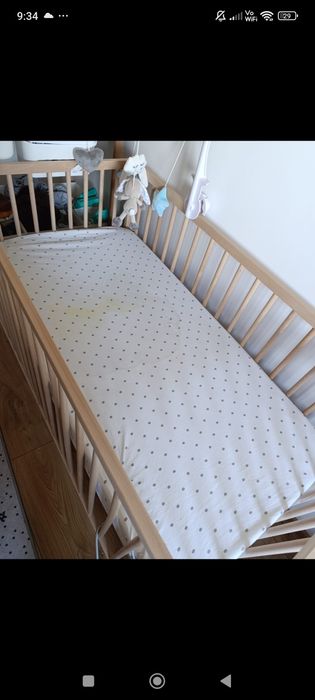 Pătuț cu saltea, carusel, lenjerii