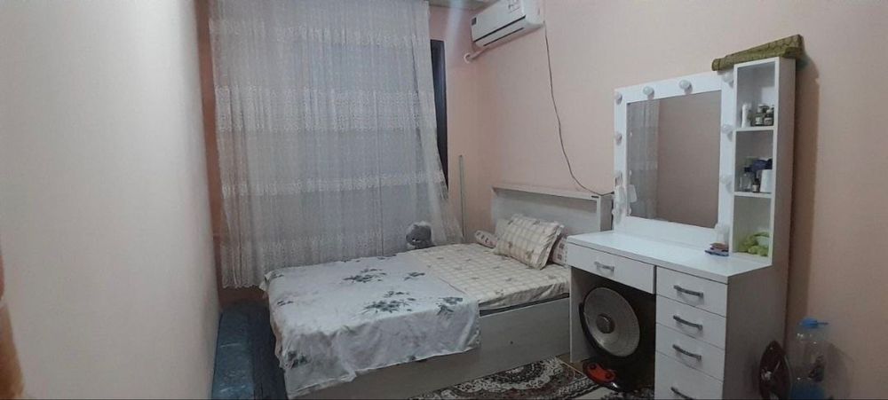 3 комнатная, Чиланзар 24, Средний Ремонт продаётся квартира  ~