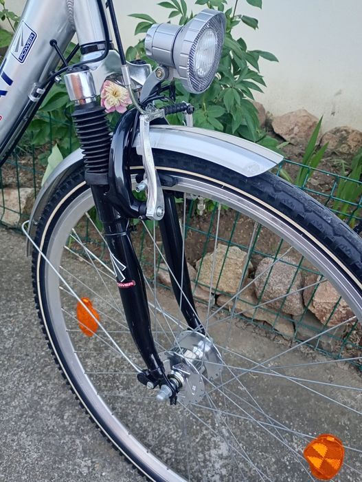 Vând bicicletă damă Passat,roti 28,cu 7 vit,frână la picior !
