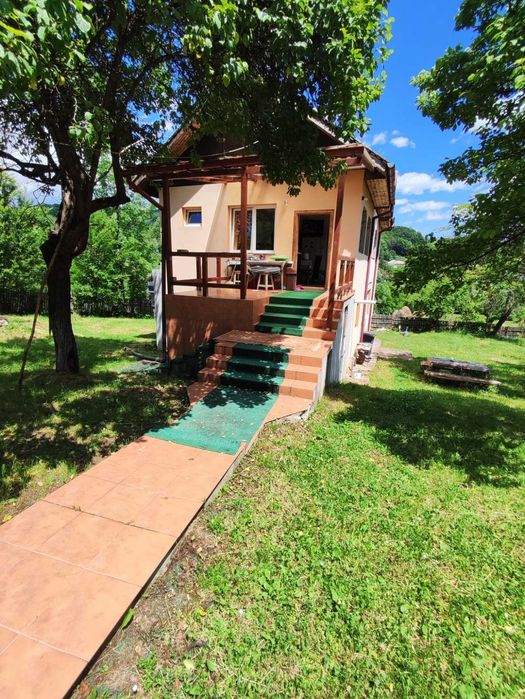 Casa cu 5 camere in Vulcana Băi, județul Dambovita