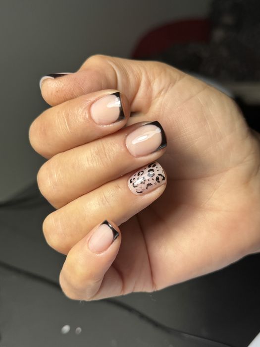 Stilistă unghii – manichiură și design unghii profesionist