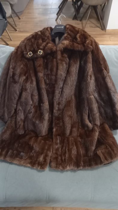 Кожено палто тип пелерина от визон