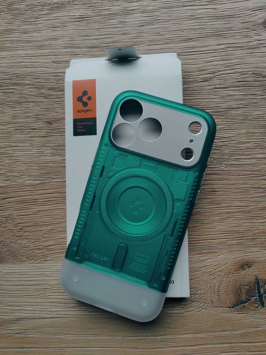 Husa Iphone 17 Pro Max - SPIGEN - Classic C1
