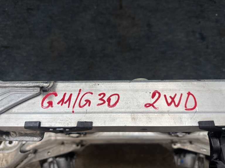 BMW Seria 5 G30 G31 Seria 7 G11 G12 2WD Jug / cadru motor