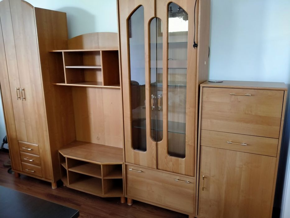 Стенка-горка в гостиную или зал