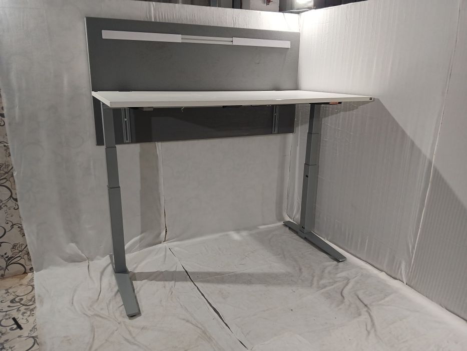 Masă de birou cu picioare telescopice