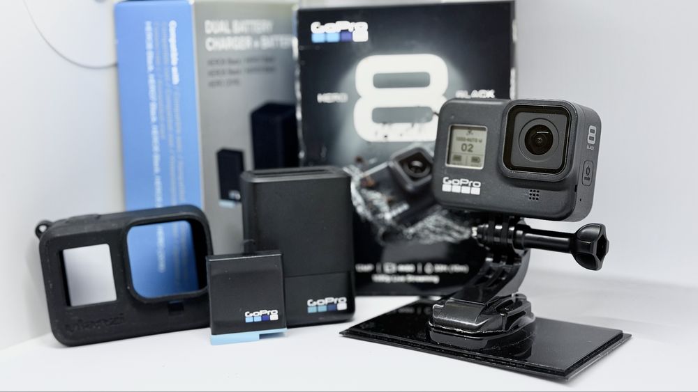 GoPro Hero 8 Black – stare foarte bună + accesorii
