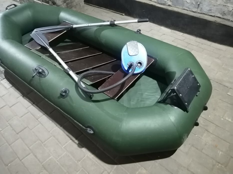 Продам лодку Аргонавт 260