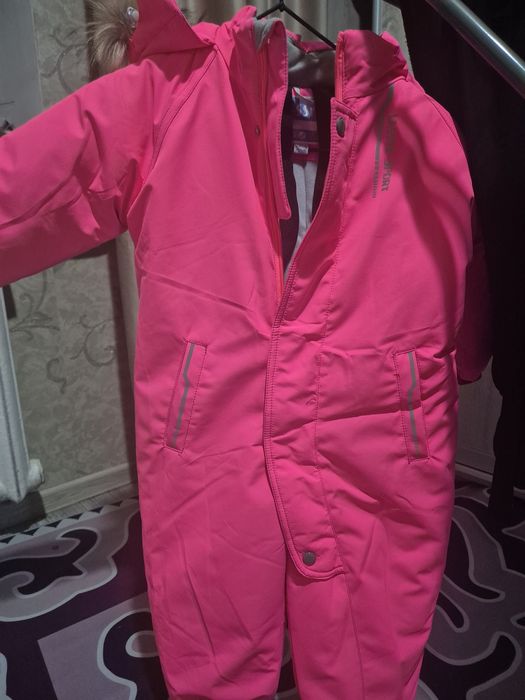 Зимний комбинезон для девочки от фирмы. Lassye