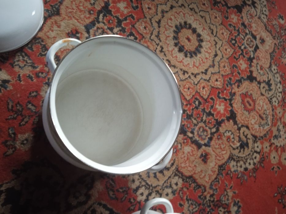 Продам кастрюли эмалированые