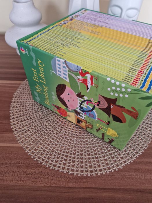 Set 50 cărți  în limba engleză First Reading  Libraty