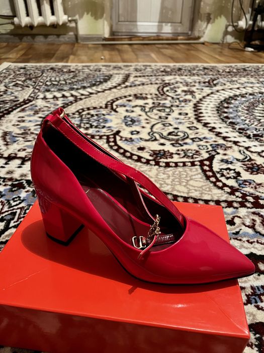 Туфли.     женские