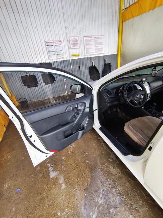 Продам kia cerato 2011