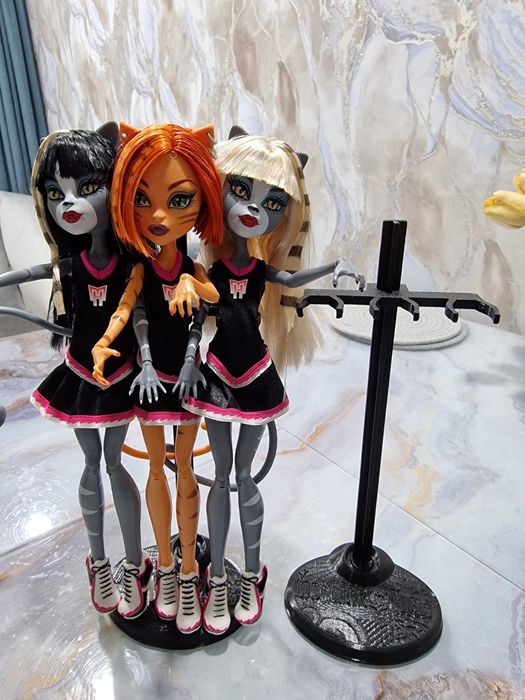 Подставки для кукл monster high