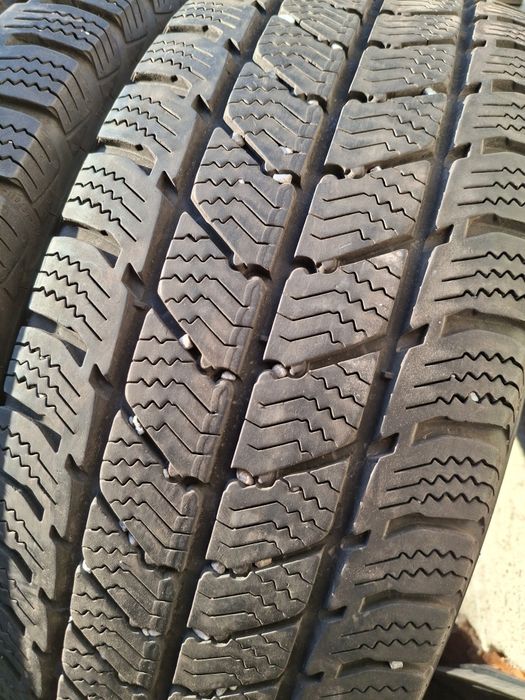 4 Anvelope  de iarnă 215 60 r17C Semperit