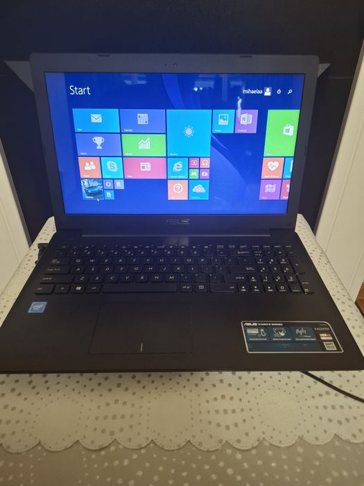 Leptop Asus (pentru piese)