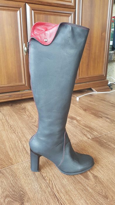 Ботуши черни в червени акценти и цип до долу, размер 37