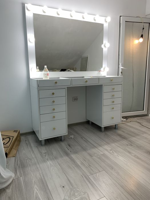 Masă make-up profesională