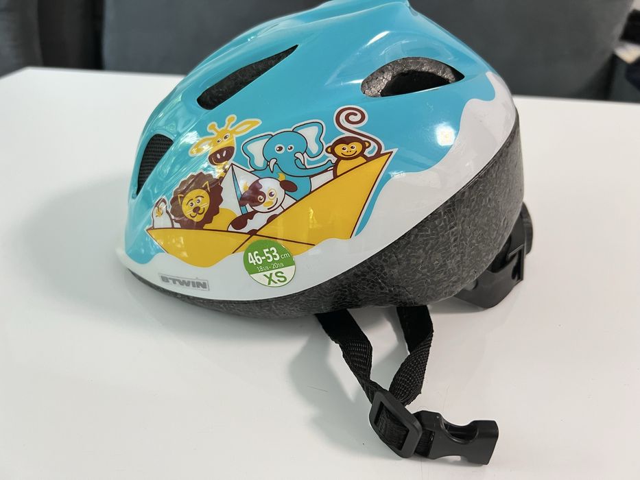 Каска за велосипед, тротинетка, ролери